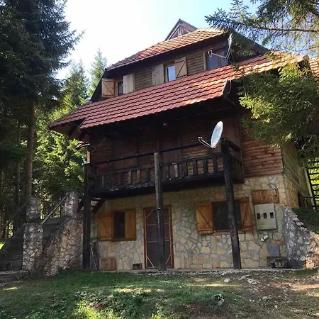 Mendrea Apartment *